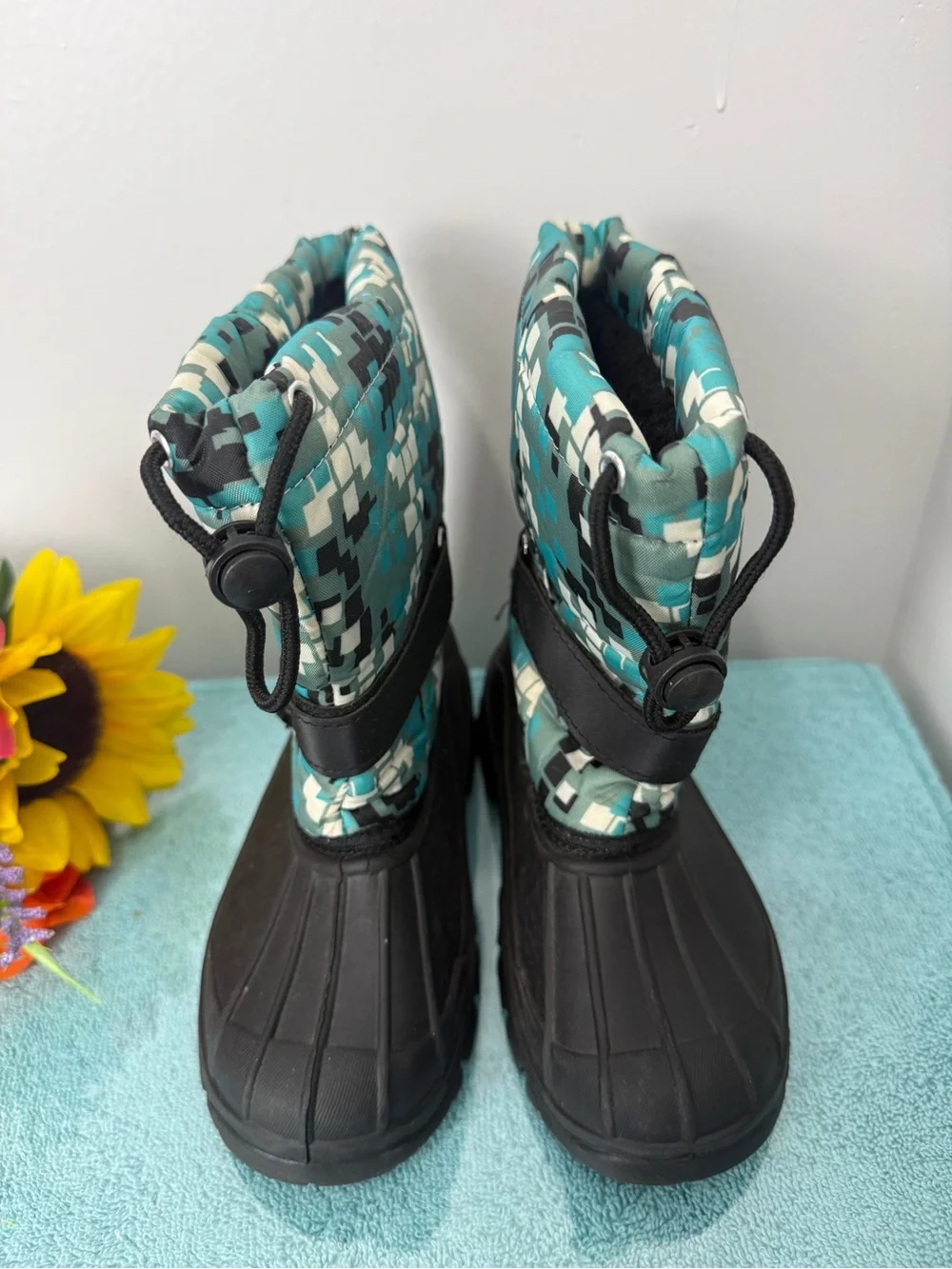Kids Teal Patterned Waterproof Snow Boots with Easy Toggle Closure
